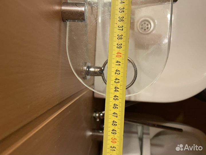 Зеркало с полкой в ванну