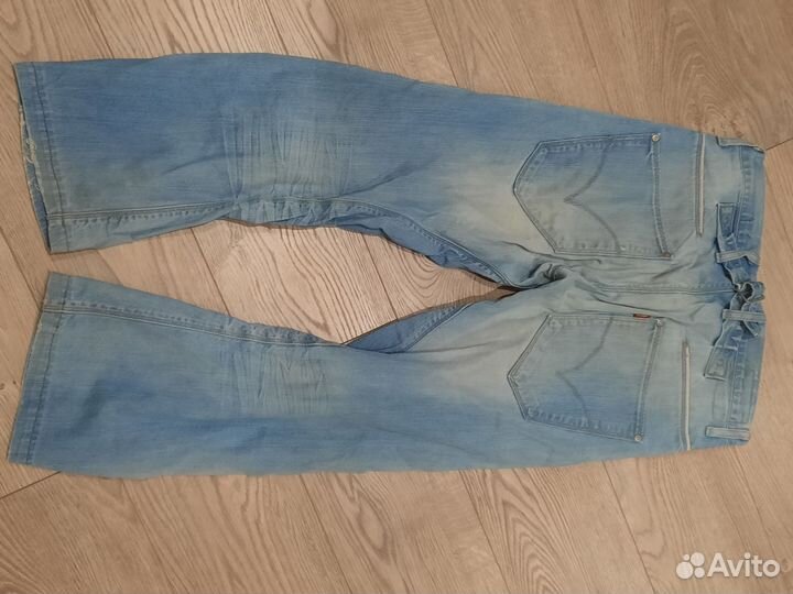 Джинсы levis