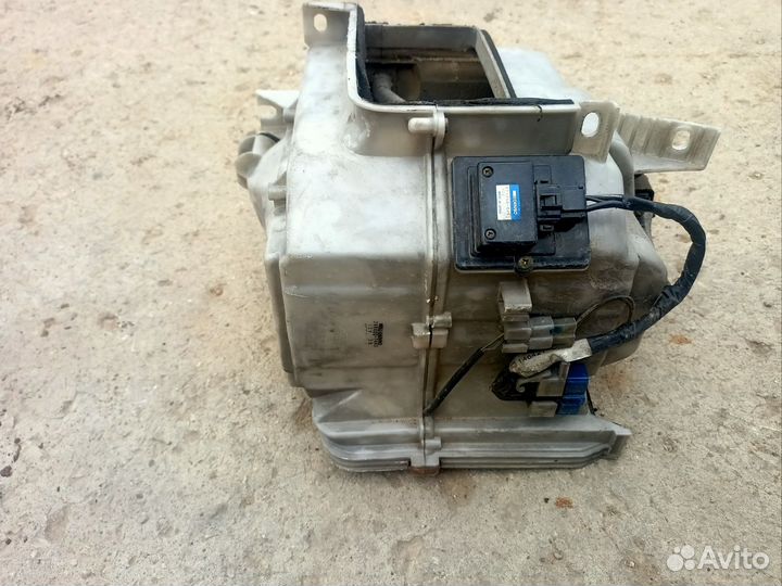 Корпус отопителя Mitsubishi Pajero II 2.5 1992