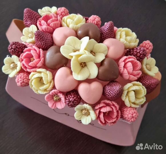 Шоколадные цветы и букеты в оригинальной упаковке