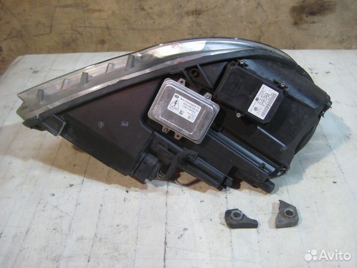 Фара левая ксенон (дефект уха) VW Tiguan 2007-2011
