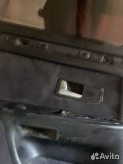 Левая задняя дверь на Audi A8 D2 в сборе