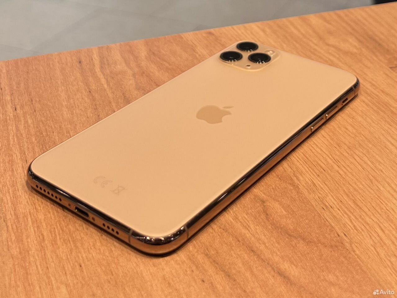 iPhone 11 Pro Max, 256 ГБ, SIM + eSIM