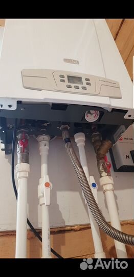 Газовый котел настенный Бакси двухконтурный бу