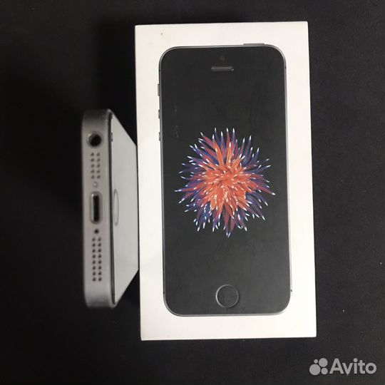 iPhone SE, 32 ГБ