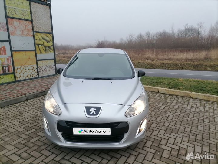 Peugeot 308 1.6 AT, 2011, 192 700 км