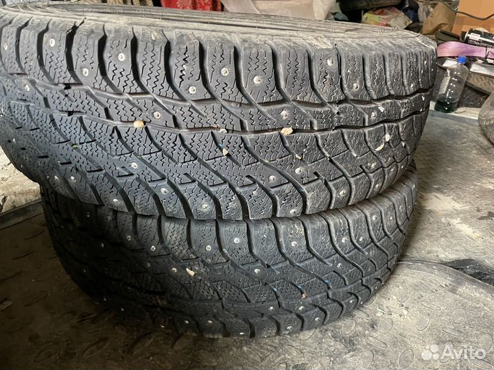 Viatti Bosco Nordico V-523 215/65 R16 98T