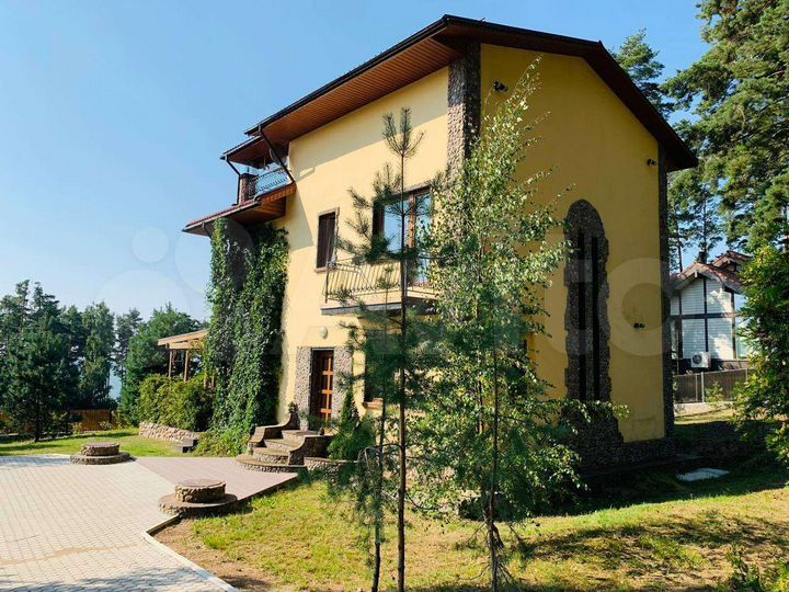 Дом 205 м² на участке 12 сот.