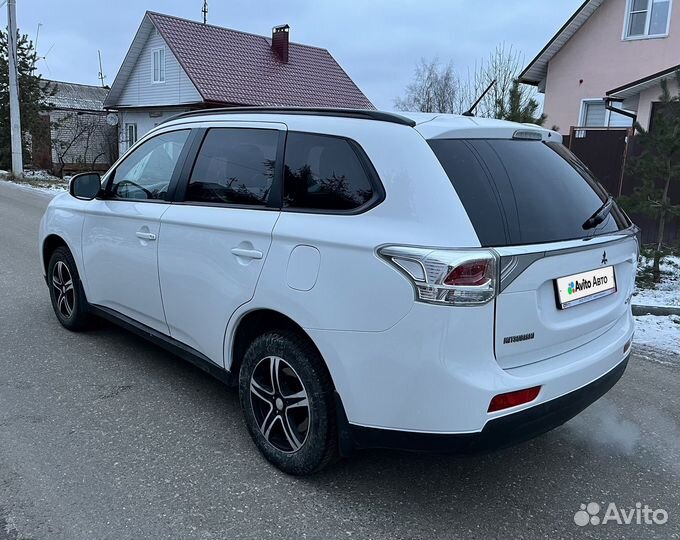 Mitsubishi Outlander 2.4 CVT, 2012, 230 398 км