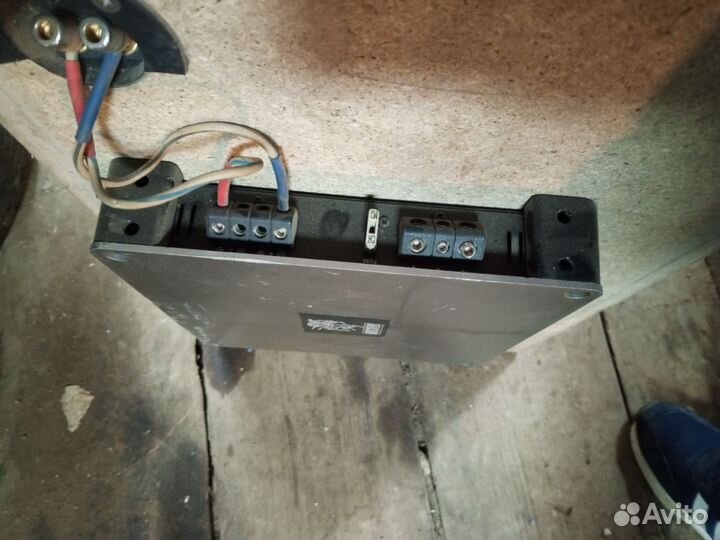 Сабвуфер с усилителем