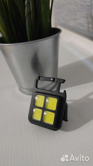 Фонарик светодиодный аккумуляторный