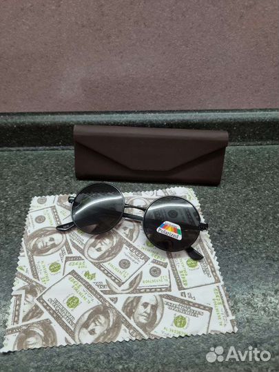 Солнцезащитные очки с очешником новые