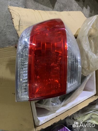 Левый задний фонарь Toyota Highlander II