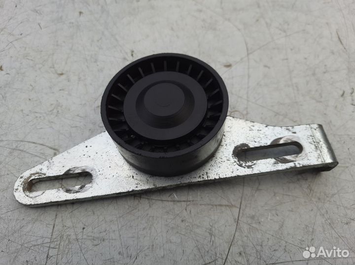 Ролик Рено Логан