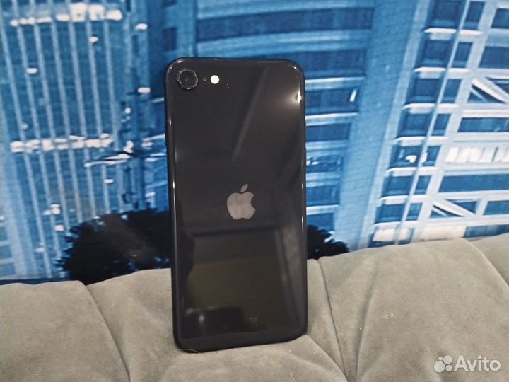 iPhone SE (2020), 64 ГБ