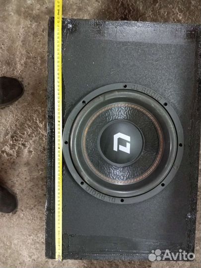 Автомобильный сабвуфер