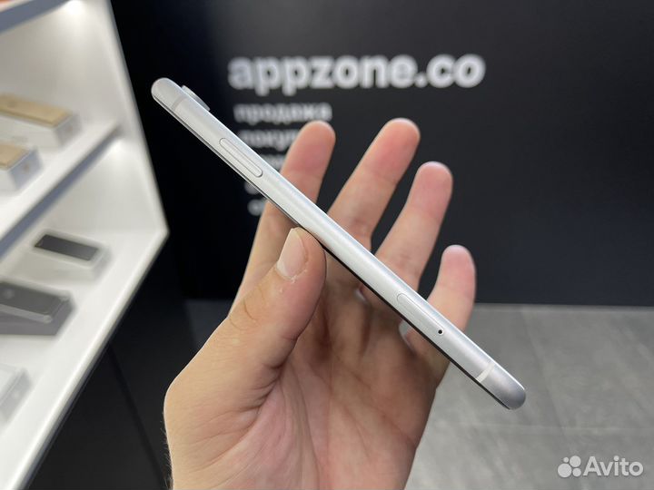 iPhone Xr, 128 ГБ