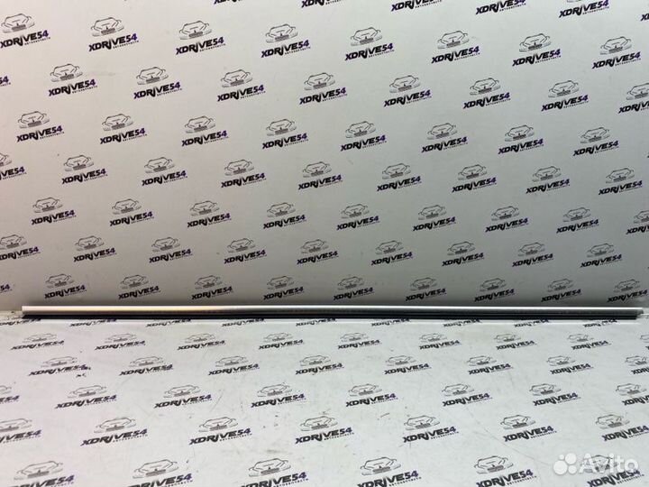 Молдинг стекла двери передний левый Bmw 335I E93