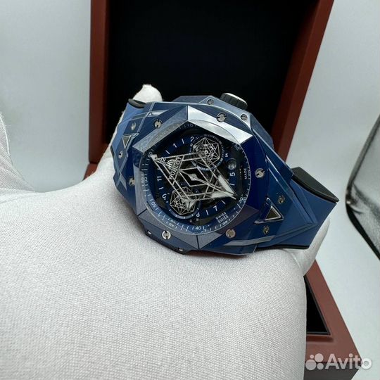 Часы Hublot Big Bang Sang Bleu II