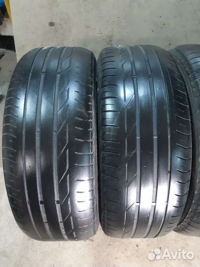 Bridgestone Turanza T001 225/55 R17