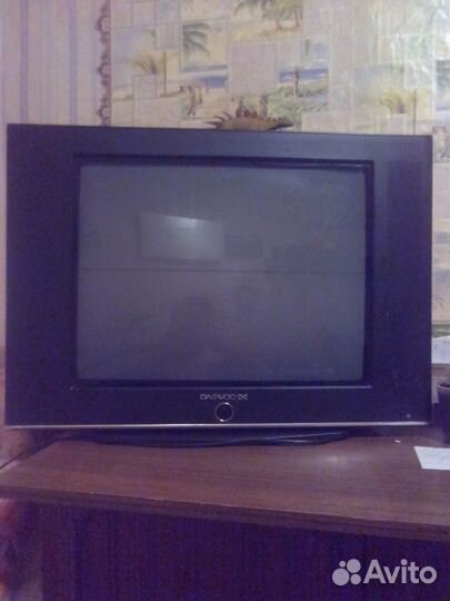 Телевизор с пультом