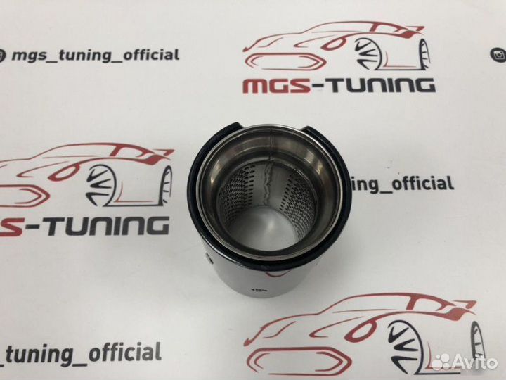 Насадка BMW M карбон c перфорацией одинарная 89 мм