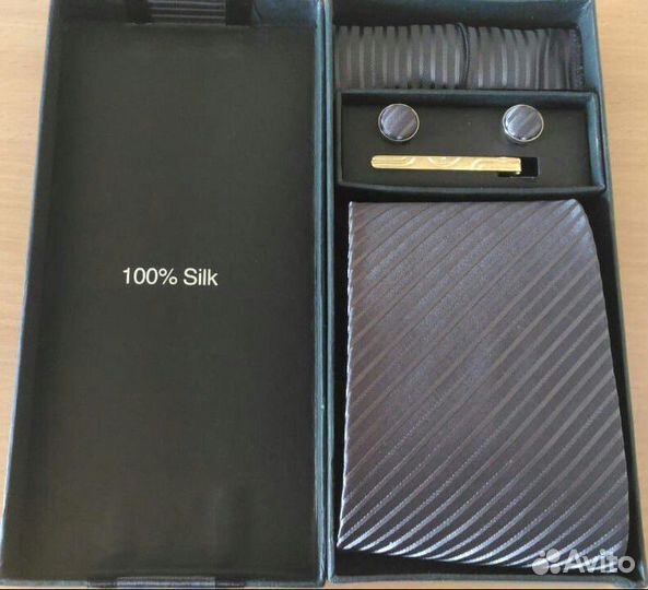 Галстук, зажим для галстука, запонки, платок