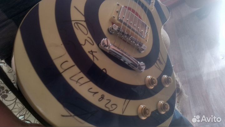 Электрогитара