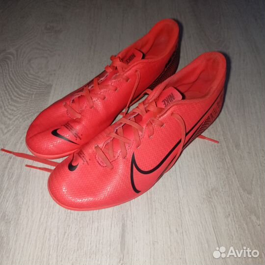 Футбольные бутсы nike mercurial
