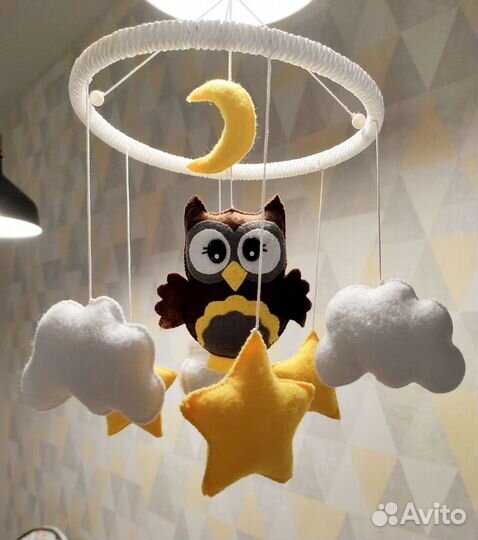 Мобиль на кроватку из фетра