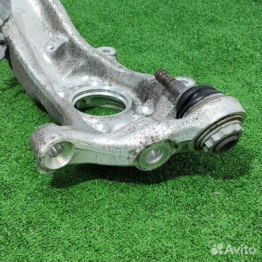 Кулак поворотный передний правый Bmw 5-Series G30