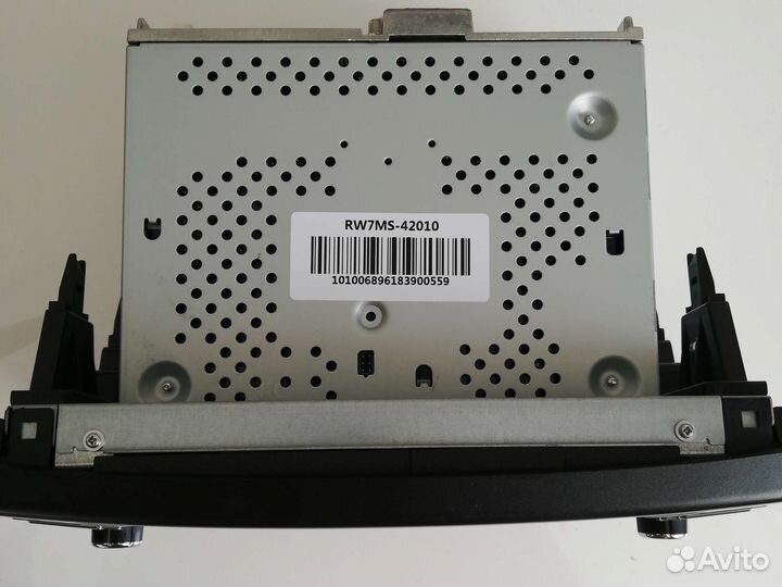 Продам магнитолу тойота рав 4