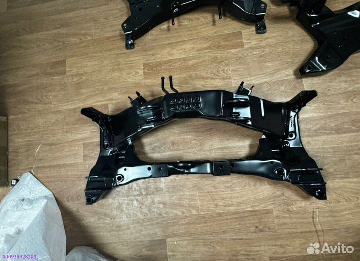 Пoдрамник Мitsubishi Outlander 1