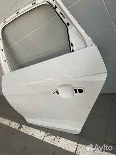 Дверь задняя левая Audi a4 8W5833051D