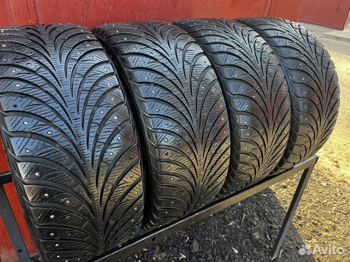 Sava Eskimo Stud 225/45 R17 94T