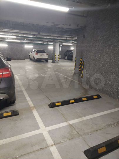 Машиноместо, 14 м²