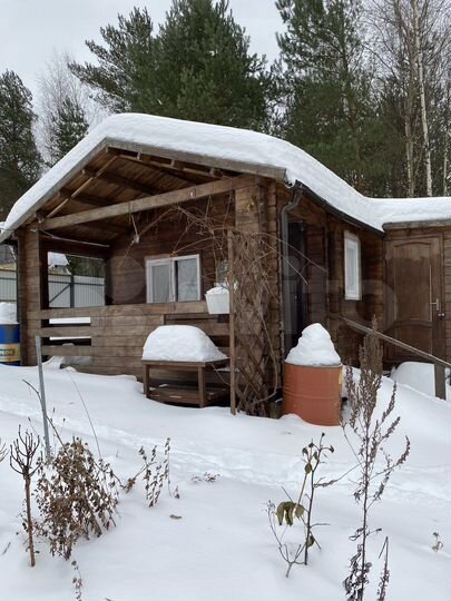 Дача 20 м² на участке 10 сот.