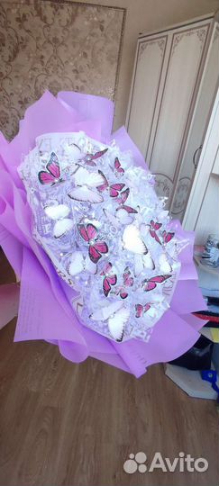 Светящийся букет из бабочек