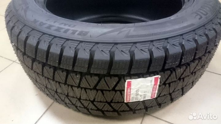 Bridgestone Blizzak DM-V3 235/55 R17 103T