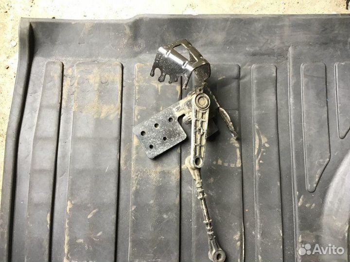 Датчик уровня подвески Land Rover Range Rover