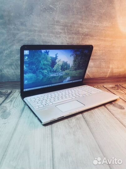 Белый Ноутбук Sony Vaio / 6gb DDR3 / SSD /15.6