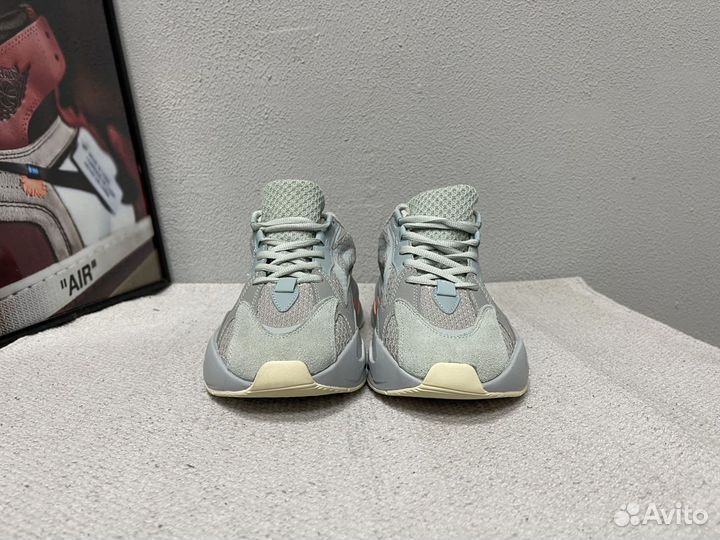 Кроссовки Adidas Yeezy Boost 700