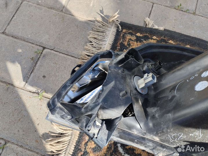 Фара Сузуки Витара правая