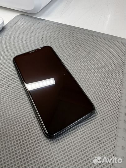 iPhone 11 Pro, 64 ГБ