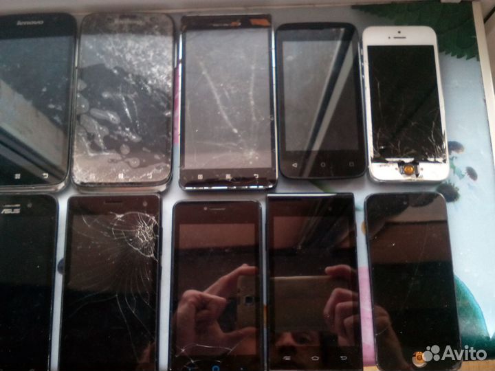 Телефоны и смартфоны на запчасти и восстановление