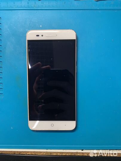 ZTE Blade A610, 2/16 ГБ