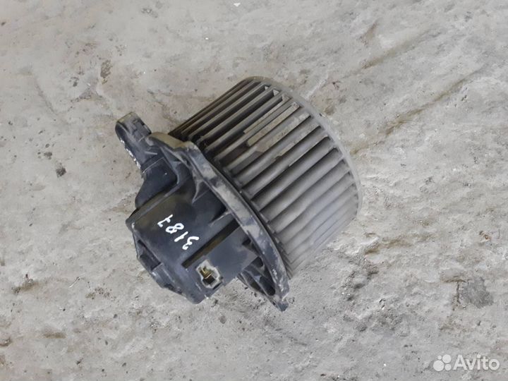 Моторчик печки Hyundai Getz 2005 97112-1C000