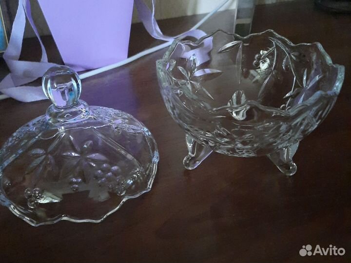 Ваза конфетница на ножках