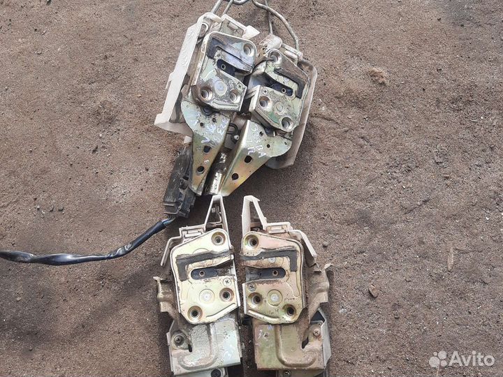 Замок двери mazda 323 BA