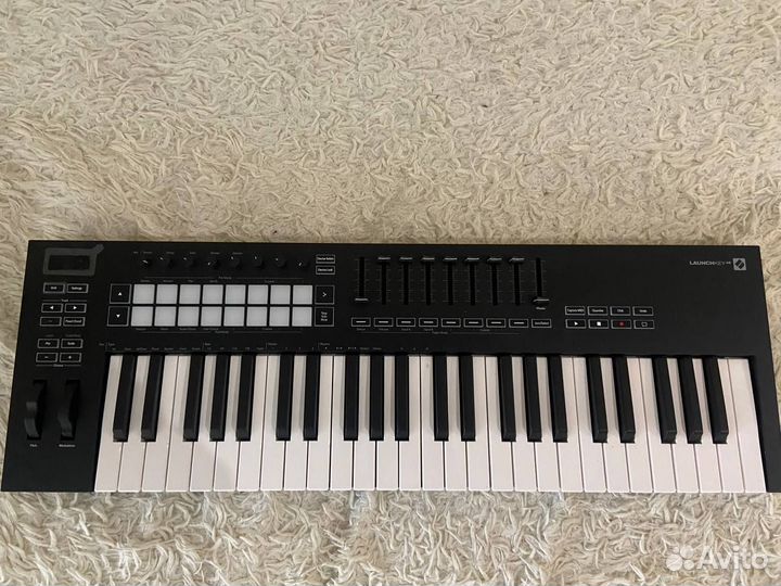 Novation Launchkey 49 MK3